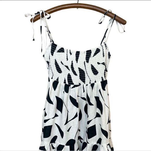 ASTR THE LABEL Marlene Square Neck Smocked Midi Dress NWT - Picture 5 of 11